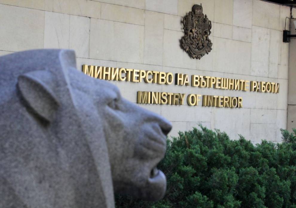 Висши полицаи сигнализират за натиск по разследвания „Петрохан“ и „Околчица“