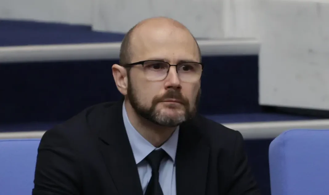 Министър Янкулов ще оспори решението на ВСС за Сарафов пред съда
