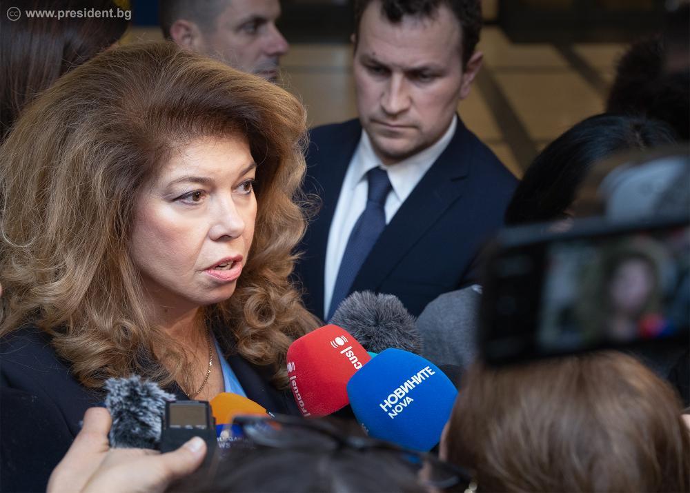 Новият парламент започва работа на 30 април по указ на Йотова