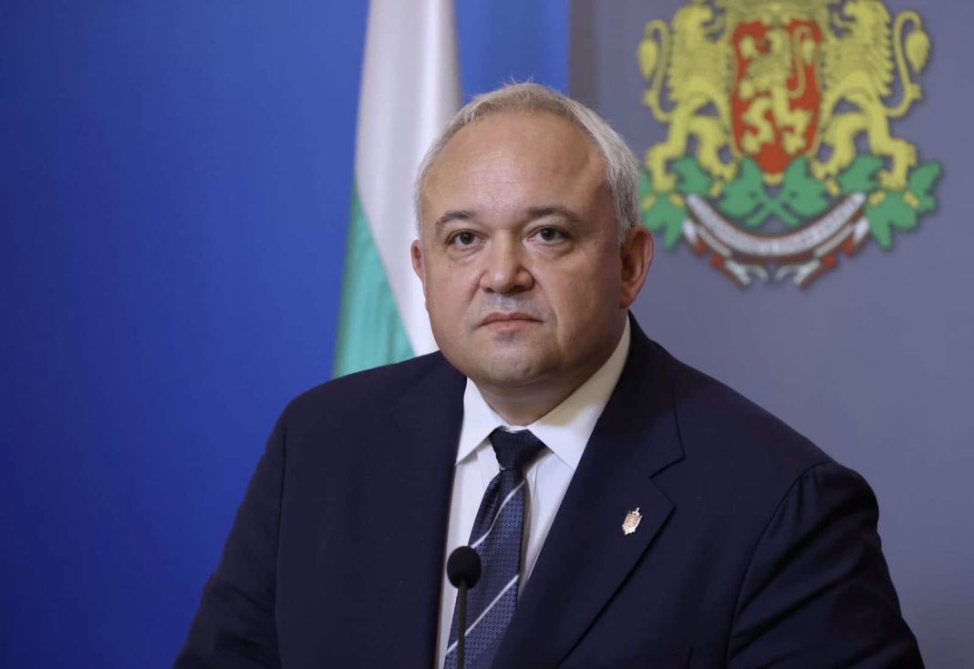 Демерджиев: Изземването на данни за полетите на Пеевски е тест за прокуратурата
