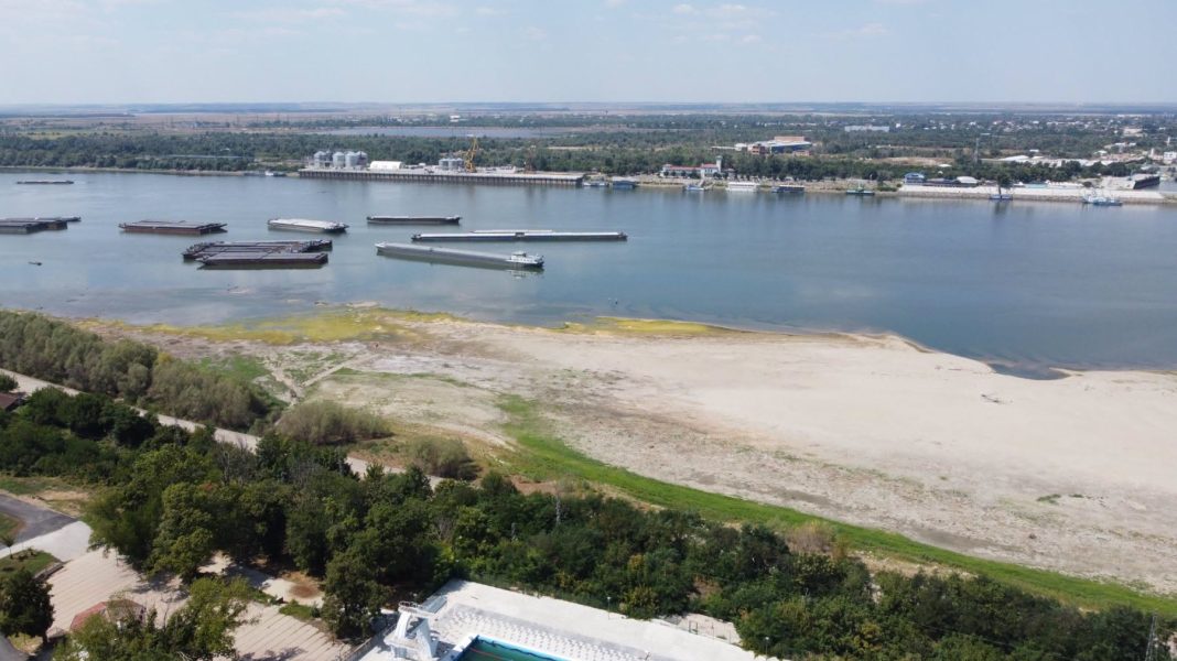 Критично ниски нива на Дунав поставят предизвикателства пред АЕЦ „Козлодуй“
